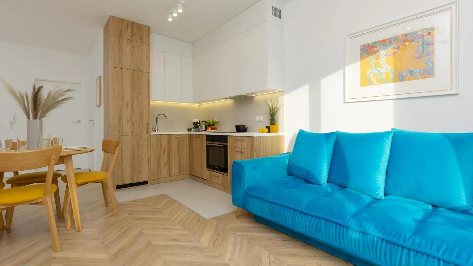 Stylish Apartment Zdziechowskiego With Parking & Home Office By Noclegi Renters Varsóvia 0*,  Polónia